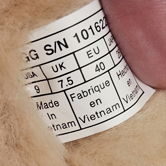 NWOT 🌟 UGG WOMEN'S BAILEY BUTTON TRIPLET II BOOT - Size 9 - Picture 10 of 11